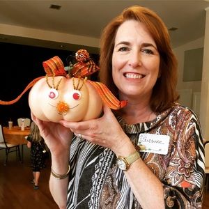 Meet your Posher, Suzanne